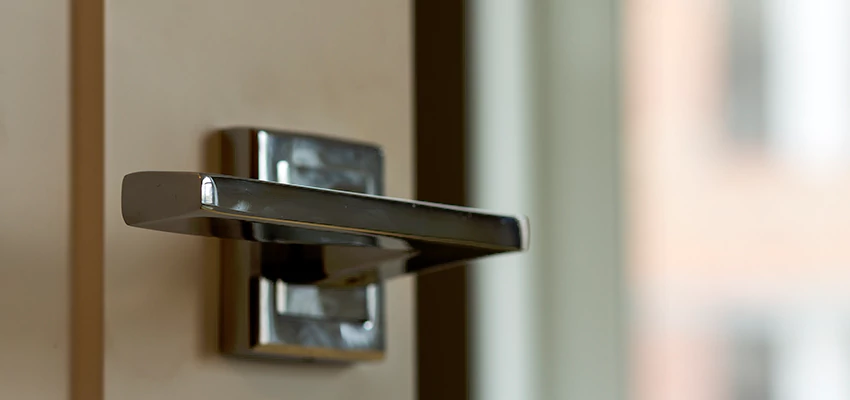 Door Lever Knob Repair in Farmersville, California