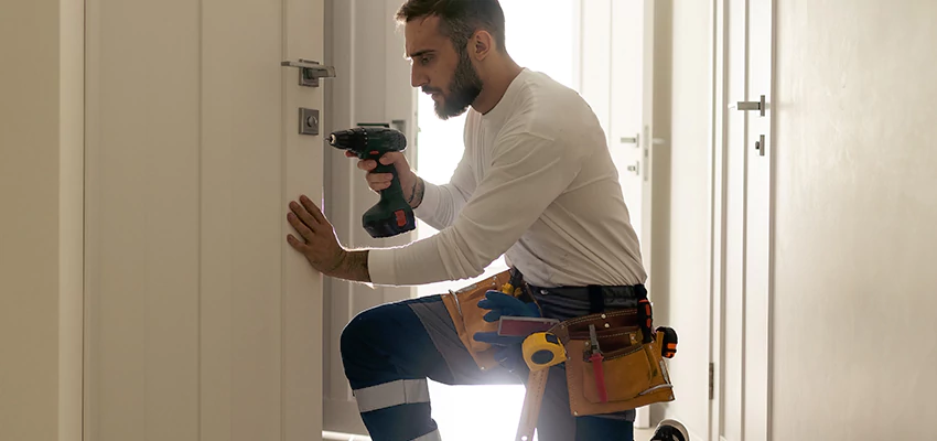 Mailbox Lock Installation Expert in Farmersville, California