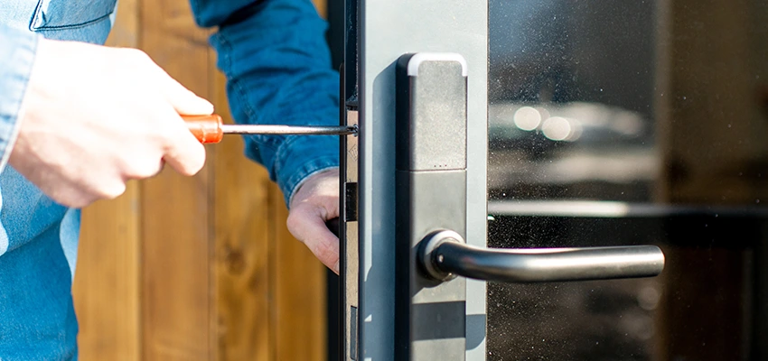 Aluminium Door Lock Replacement in Farmersville, California