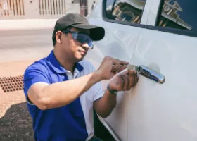 Car Locksmith in Farmersville, CA